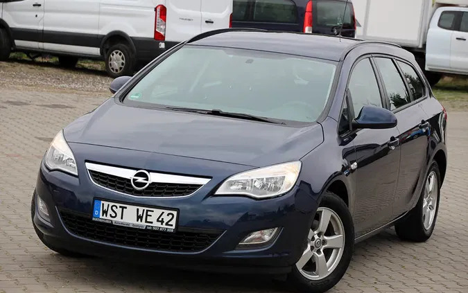 samochody osobowe Opel Astra cena 16900 przebieg: 204000, rok produkcji 2011 z Gostynin